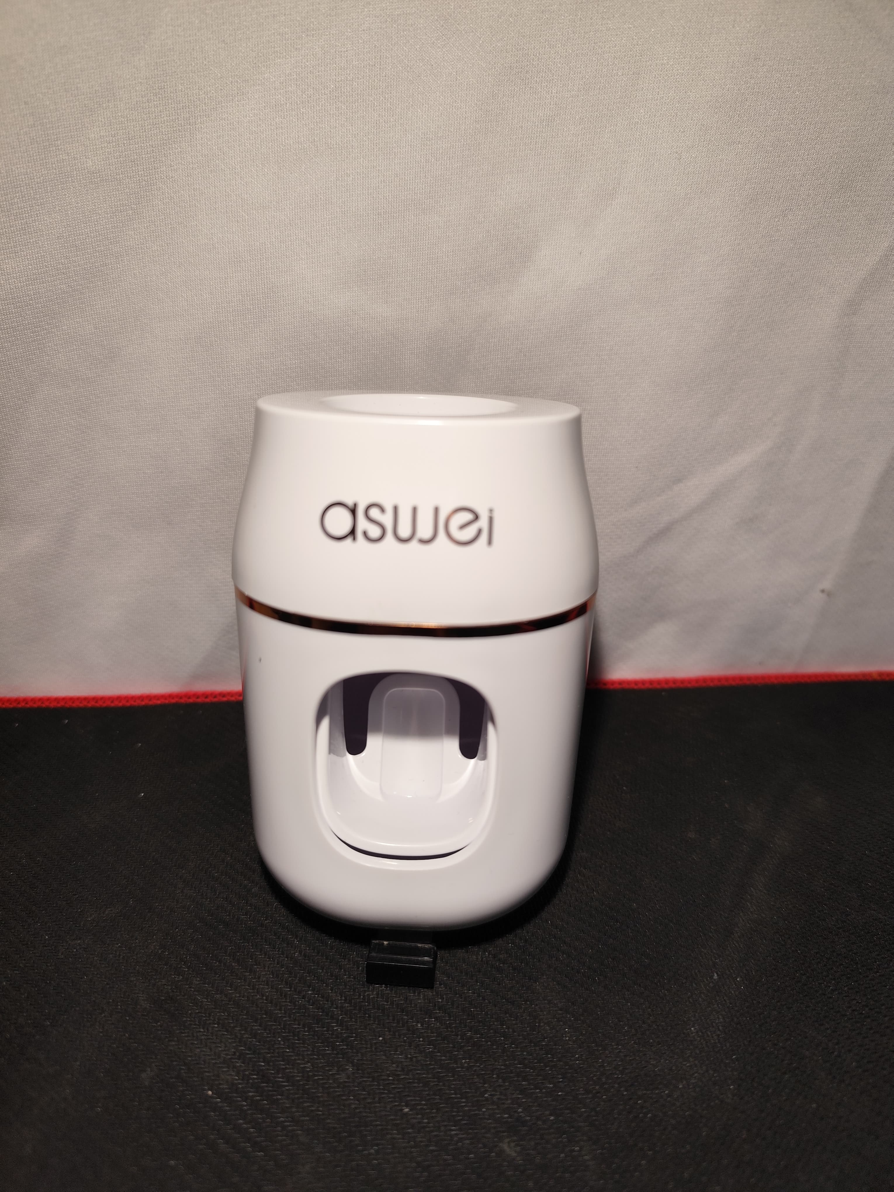 Wyciskacz do pasty z tubki