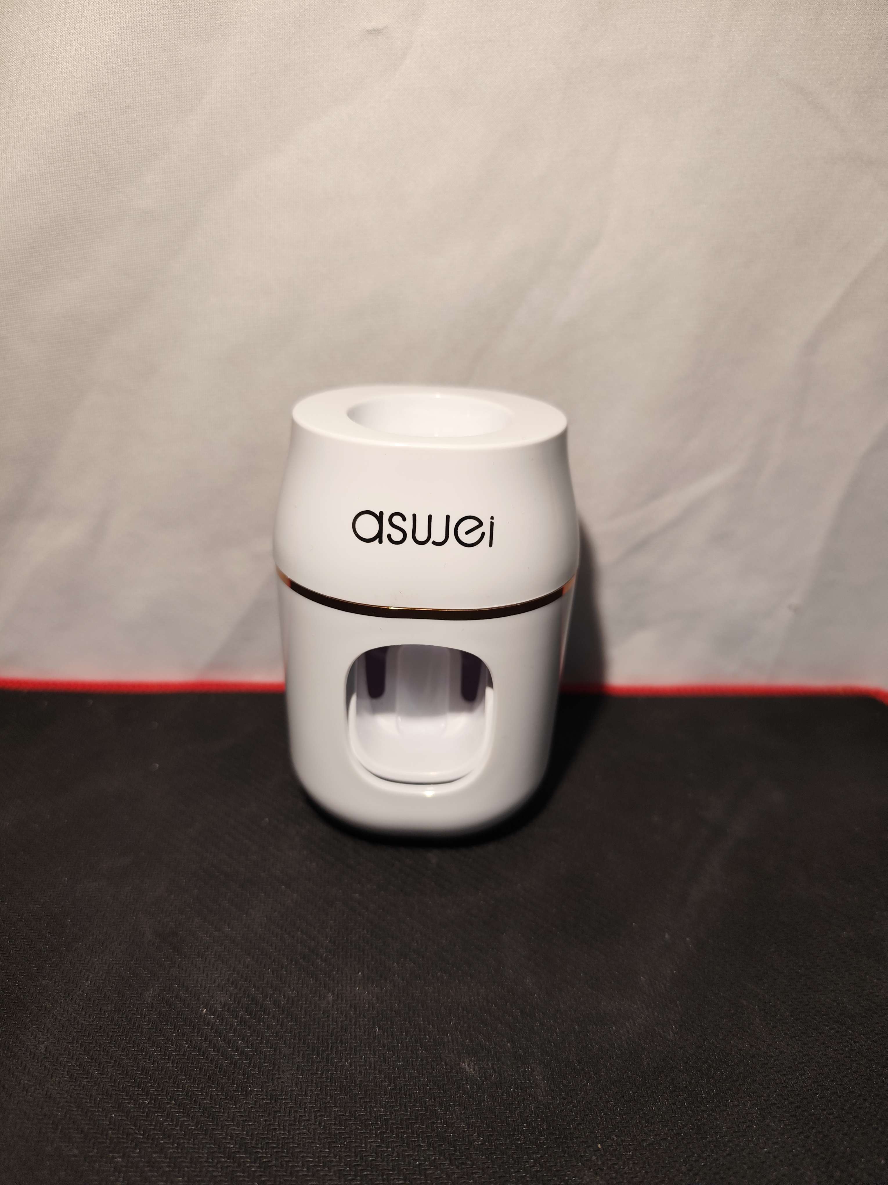 Wyciskacz do pasty z tubki